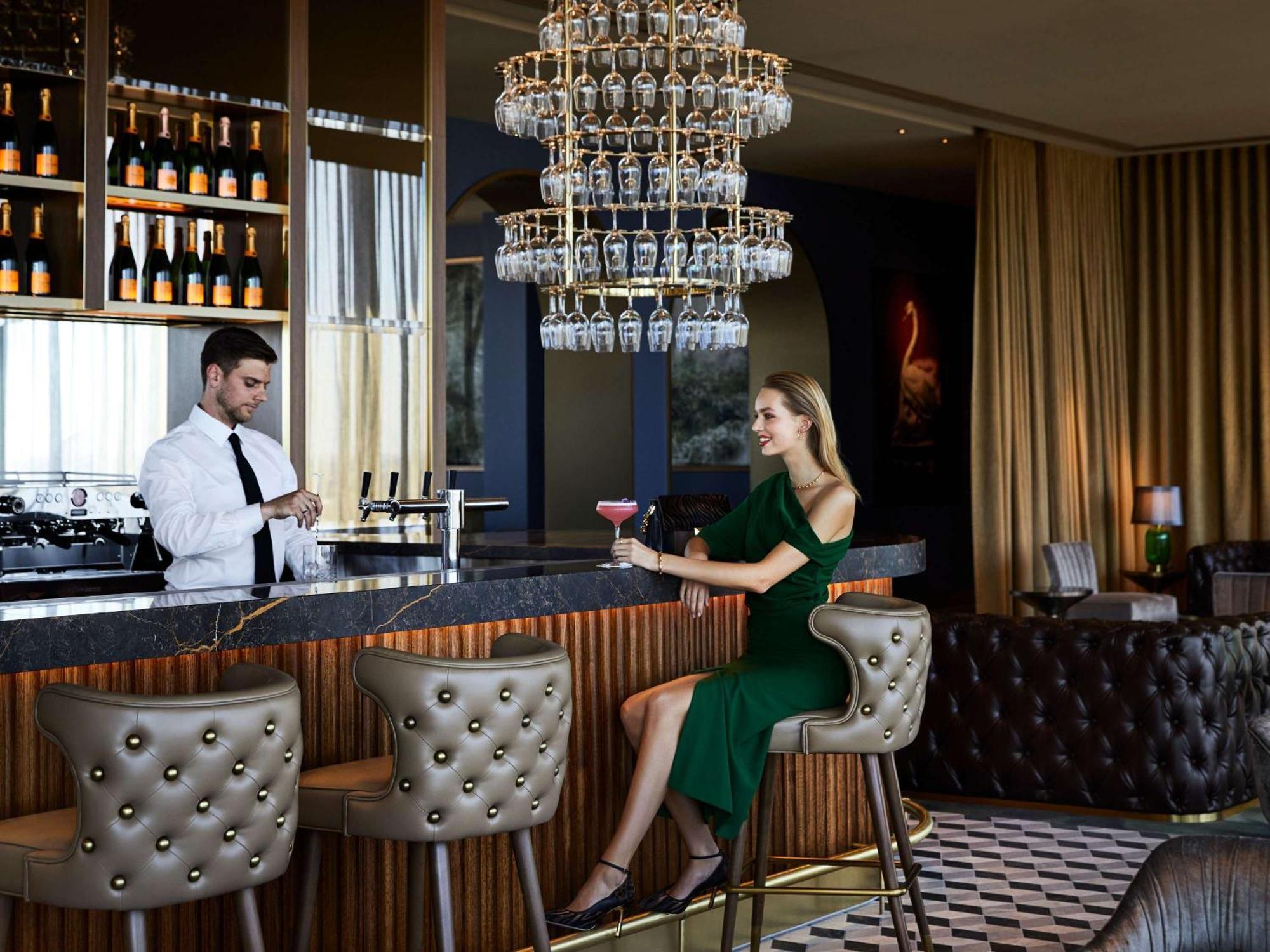 Hotel Chadstone Melbourne Mgallery Collection Extérieur photo The bar at the 101 lounge