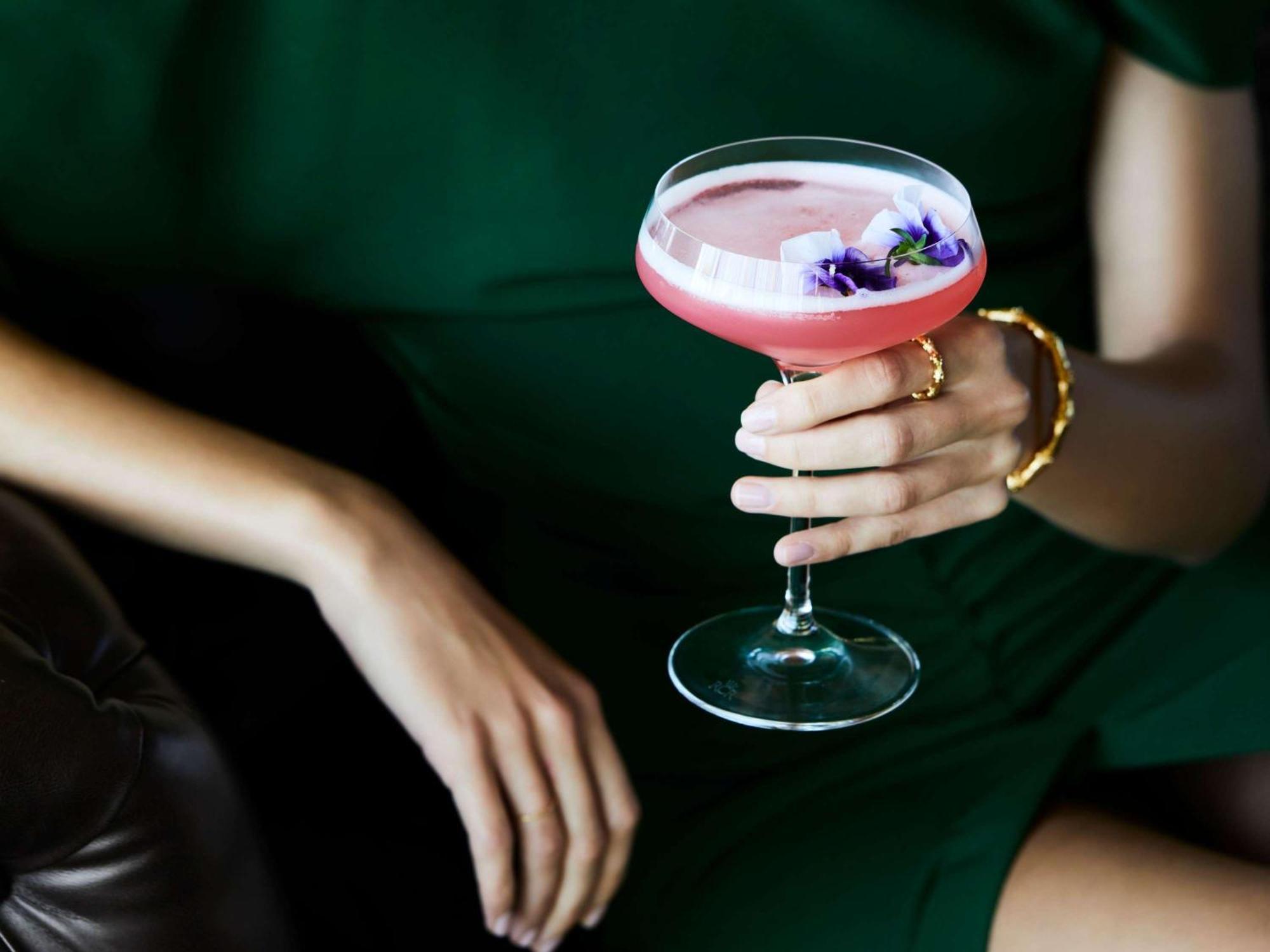 Hotel Chadstone Melbourne Mgallery Collection Extérieur photo A Clover Club cocktail